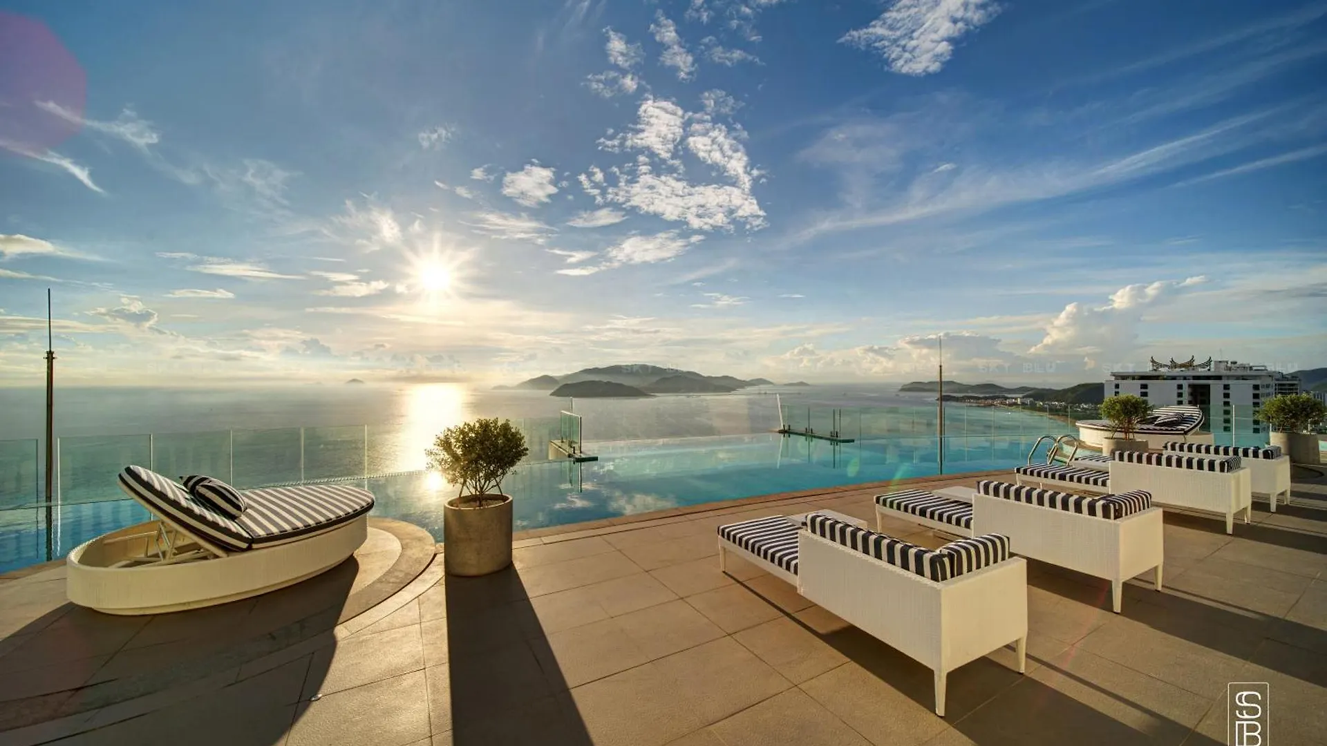 Capital Panorama Apartment Να Τρανγκ