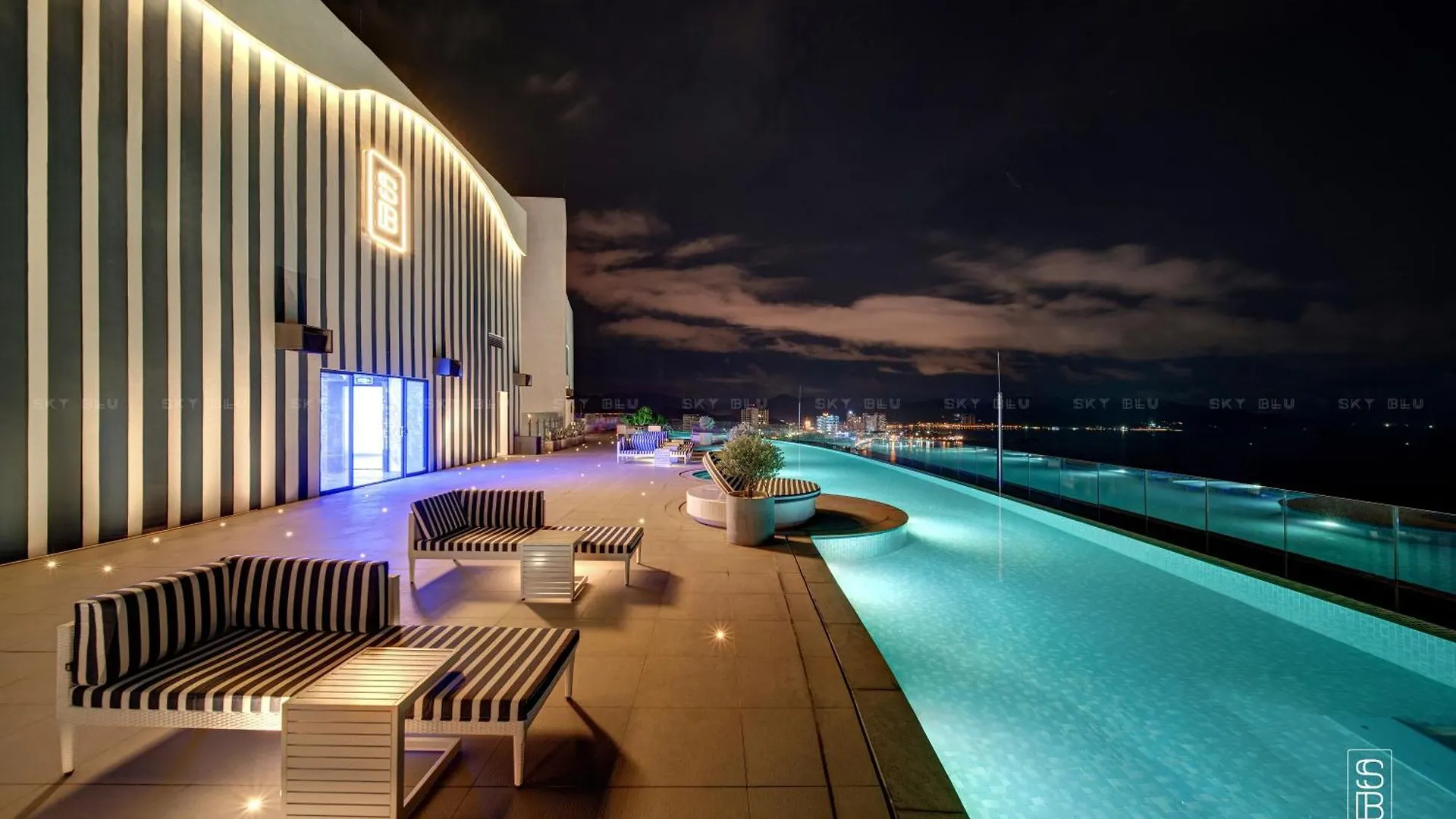 Capital Panorama Apartment Να Τρανγκ 0*,