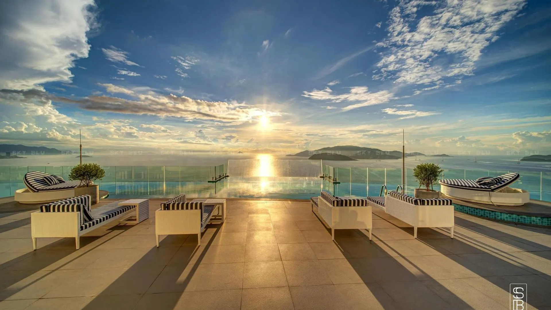 Capital Panorama Apartment Να Τρανγκ